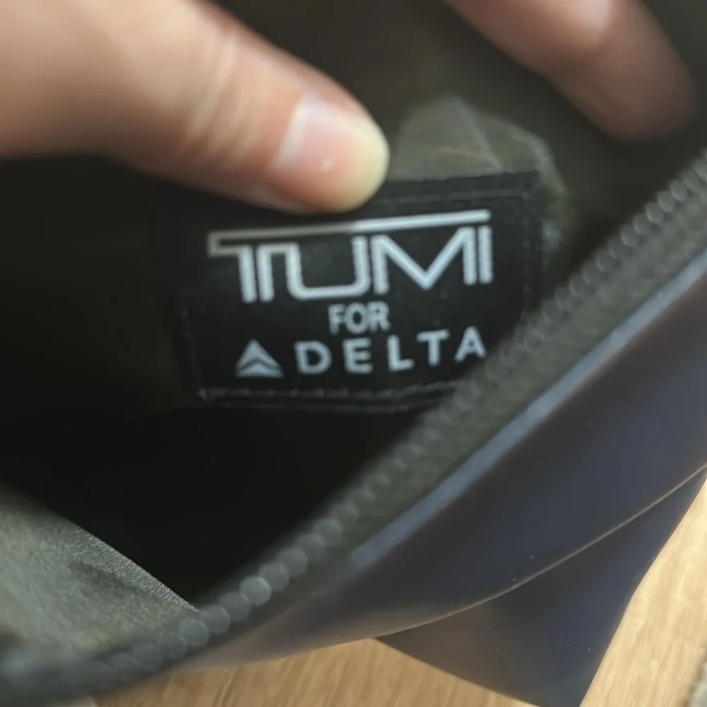 TUMI x DELTA | Navy Cosmetic‎ Amenities Pouch